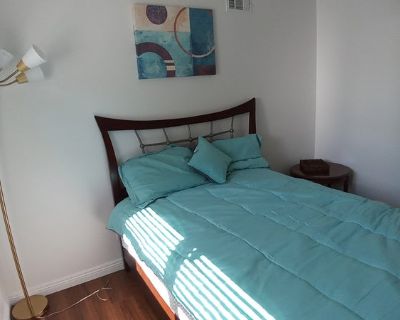 Total rooms: 3. Deposit: $795.00 * Utilities included?: Yes * Fees apply?: No. References are not required. Females preferred. Smoking is allowed. Not for couples. Age preference: 18 - 32. Furnishings: Furnished * Parking: Yes * Garage: No * Yard/patio: Yes * Balcony/roof terrace: No * Disabled access: No * Living room: shared * Broadband included: Yes. Availability Available Jan 01 2026 Minimu...