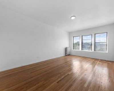 Jesse King (Has an Apartment) on iROOMit. Room in the 3 Bedroom 1BA Pet-Friendly...