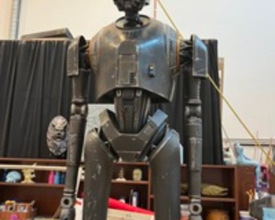 Marla S is looking for a New Roommate in Los Angeles with a budget of $1300.00