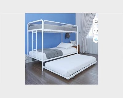 Male. Apartment. 2 bedrooms total. 2 bedrooms available (Double Room). 1 bathrooms. 6 months minimum stay. Available 12 November. Furnished . Parking . Wifi .. Es una litera as que dormir a uno arriba a y uno abajo , ideal para estudiantes o personas que trabajen mucho y solo vayan a dormir . Incluye el cuarto microonda y nevera . M s informaci n escriba. 1 female, professional, non smokers. Av...