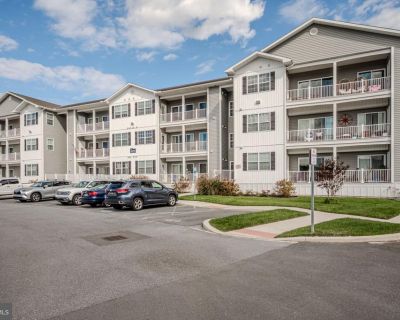 2 Bedroom 2BA 1227 ft Condo For Sale in Lewes, DE