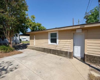 1 Bedroom 1BA 675 ft Apartment For Rent in Lake Charles, LA