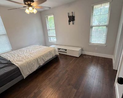 Available on: now. Furnished. Parking available * Internet included * Students welcome * 40+ years welcome Jack will require background checks for this room Learn more. Hello, We have 2 rooms currently available (each $1.3K/month) in a shared Westminster home for a 6month or a 12month term lease. The house is perfectly located just 3 mins from the US-36, 15 mins to downtown Denver, 5 mins to I-...