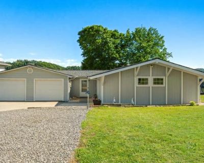 3 Bedroom 2BA 1744 ft Single Family Home For Sale in DANDRIDGE, TN