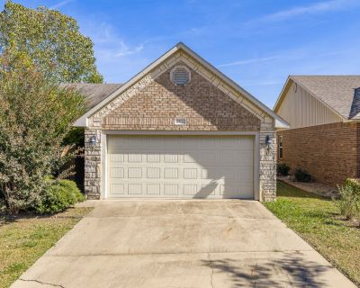 3 Bedroom 2BA 1791 ft Single Family House For Sale in Fort Smith, AR