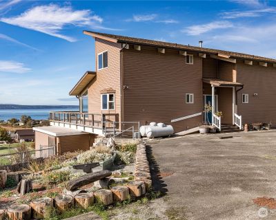 3 Bedroom 2BA 3387 ft Single Family House For Sale in Freeland, WA