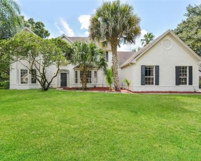 4 Bedroom 3BA 2854 ft Single Family Home For Sale in Windermere, FL