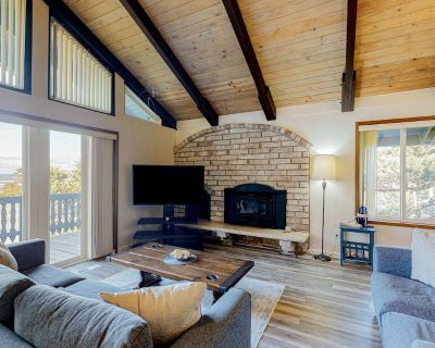 3 Bedroom 2BA Pet-Friendly Escape Vacation Rental in Rockaway Beach House, Rockaway...