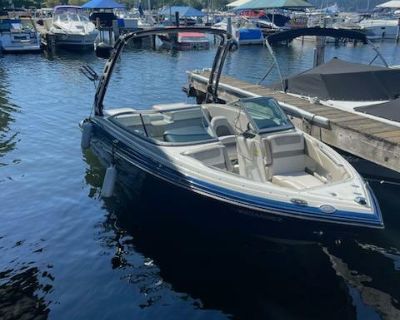 2022 Crownline 220 SS SURF