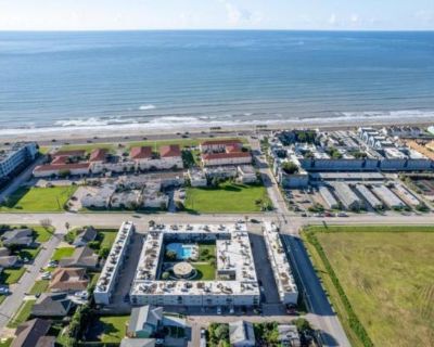 1 Bedroom 1BA Pet-Friendly Apartment For Rent in Galveston, TX