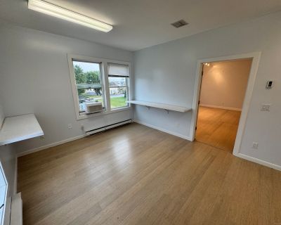 700 ft Commercial Property For Rent in Stonington, CT