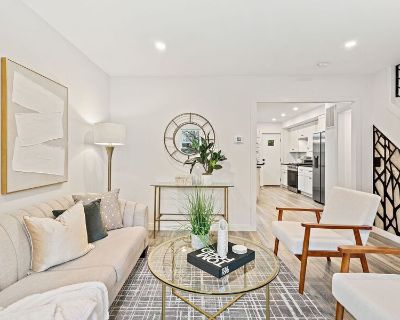 3 Bedroom 3BA 1641 ft Single-family home For Rent in Washington, DC