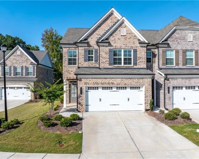 3 Bedroom 2BA 1886 ft Townhouse For Sale in Buford, GA