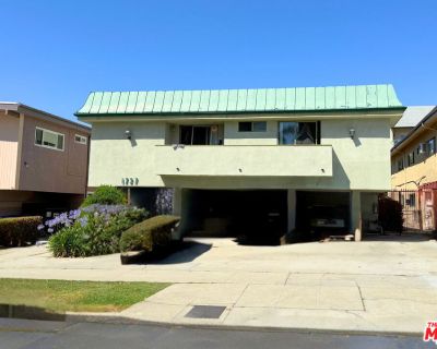 6041 ft Commercial Property For Sale in Los Angeles, CA