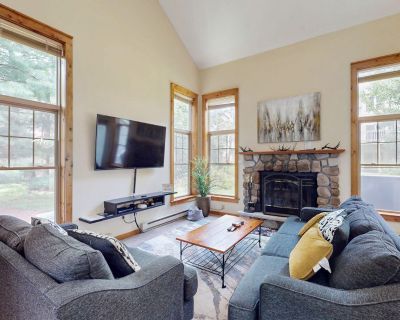 3 Bedroom 2.5BA House Vacation Rental in Pocono Perch, Tannersville, PA