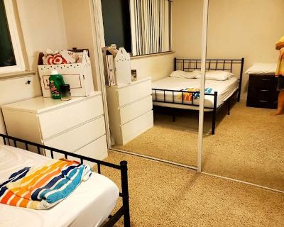 Private room with shared bathroom in an apartment with 2 roomies, Davis, CA 95616