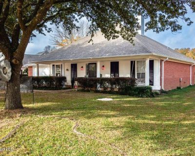 3 Bedroom 2BA 1766 ft Single Family House For Sale in Flowood, MS