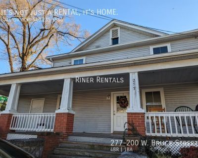 4 Bedroom 1BA Furnished Apartment For Rent in Harrisonburg, VA