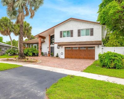 4 Bedroom 2BA 2487 ft Apartment For Rent in Weston, FL