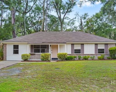 4 Bedroom 1BA 1222 ft House For Rent in Savannah, GA