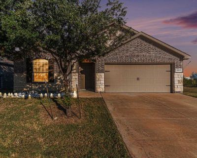 4 Bedroom 3BA 2346 ft Single Family Home For Sale in FORT WORTH, TX