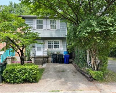 3 Bedroom 1BA 1044 ft Apartment For Rent in Lexington, KY