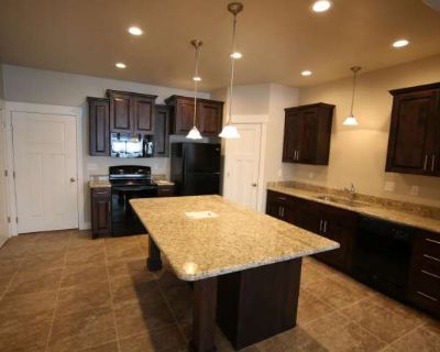 3 Bedroom 2.5BA 1477 ft Apartment For Rent in North Logan, UT