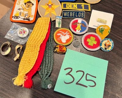 LOT 325 - Vintage Boy Scout Pins, Patches and Pins