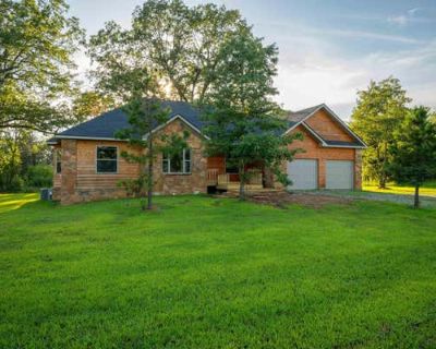 3 Bedroom 3BA 1600 ft Single Family Home For Sale in BATESVILLE, AR