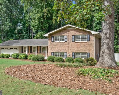 5 Bedroom 3BA 2725 ft Single Family House For Sale in Atlanta, GA