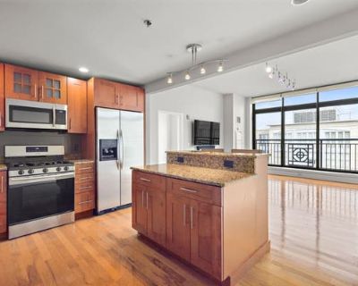 1 Bedroom 2BA 894 ft Condominium For Sale in HOBOKEN, NJ