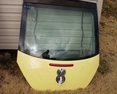 98 99 00 01 02 VW BEETLE TRUNK HATCH TAILGATE OEM YELLOW BUG RARE W/ KEY