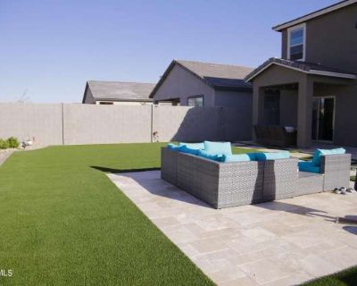 5 Bedroom 3BA 2689 ft Furnished Apartment For Rent in Phoenix, AZ