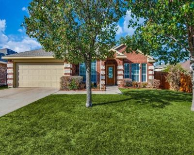 621 Silverleaf Ct. Welcome to this spacious 4-bedroom, 2-bath home offering 2, 146 sq. ft. of comfortable living. Perfectly designed for both relaxation and entertaining, the home features an inviting open layout with abundant natural light. The kitchen boasts generous counter space and storage, seamlessly flowing into the dining and living areas. The primary suite provides a private retreat, w...