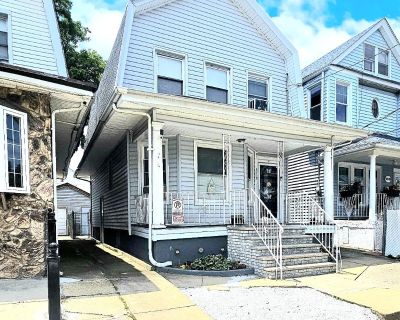3 Bedroom 1BA 1206 ft Single Family House For Sale in Richmond Hill, NY