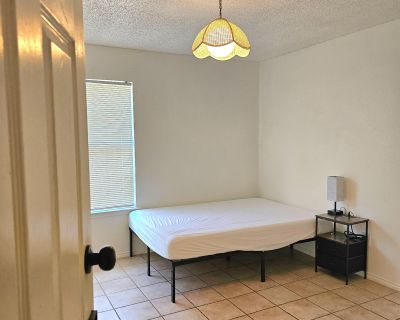 Southeast Arlington Home (id. 14964) (Has an Apartment) on iROOMit. Room...