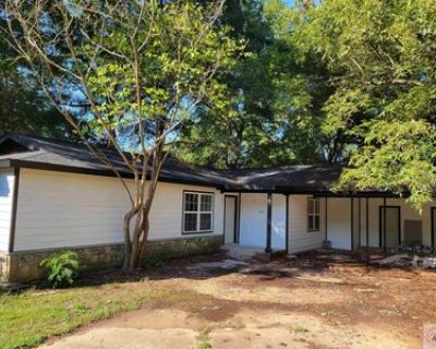 4 Bedroom 2BA 1536 ft Single Family House For Sale in Atlanta, TX