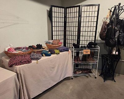 B's Winter Sale & Holiday Boutique!