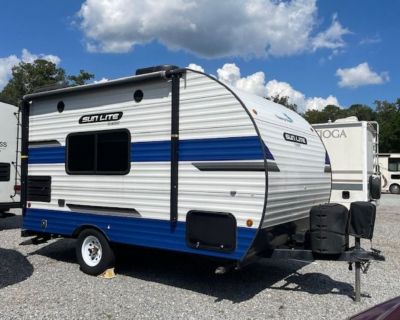 FOR SALE: 2019 Sunset RV Sun-Lite Travel Trailer – $11,000
