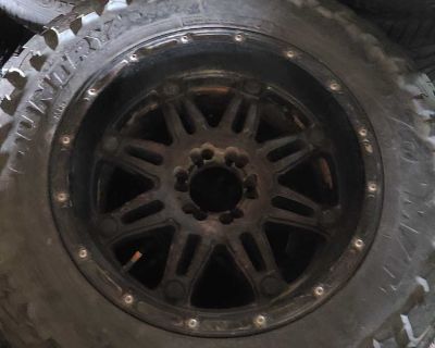 35x12.50R20 Fuel Wheels with Center Caps