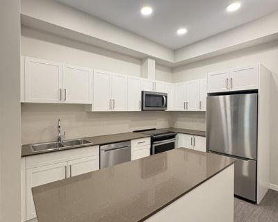 110-868 Orono- 12ft Ceilings! Pet Friendly! 1 Bedroom Condo in Langford