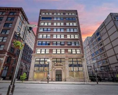 2 Bedroom 2BA 0 ft Pet-Friendly Apartment For Rent in St. Louis, MO