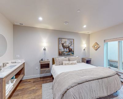 1BA House Vacation Rental in Lion Square Lodge South 261, Vail, CO