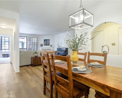 2 Bedroom 2BA 1253 ft Condo For Sale in Encino, CA