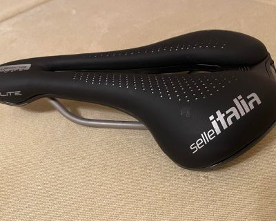 FS: Selle Italia MAX FLITE Boost Gel Superflow saddle