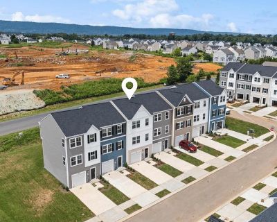 3 Bedroom 2BA 2100 ft Apartment For Rent in Martinsburg, WV