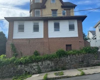 3 Bedroom 1BA 850 ft Apartment For Rent in Coaldale, PA