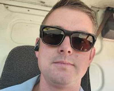 Jonathan Simmons, 36 years,. Looking in: Santa Clara, Washington County, UT