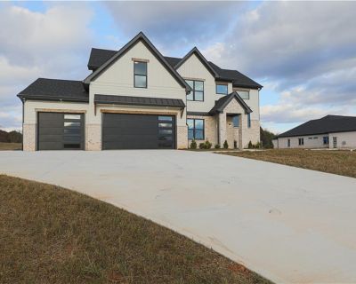 5 Bedroom 4BA 4080 ft Single Family House For Sale in Maysville, GA