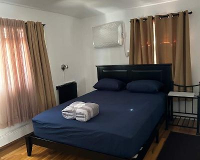 Available on: december 1. Furnished. Internet included * Students welcome * 40+ years welcome Tricia will require background checks for this room Learn more. This is a house with a two bedroom top floor apartment that has two furnished rooms for rent. Private entrance to the top floor apartment. Street parking no alternate sides. Close to public transportation, groceries, laundromat, restaurant...